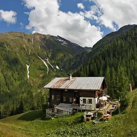 Blos Hütte 1.800m *